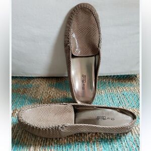 Walking Cradle Tan Embossed Leather Mules size 7